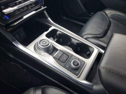 Used 2020 Ford Explorer Platinum w/ Premium Technology Package image 29