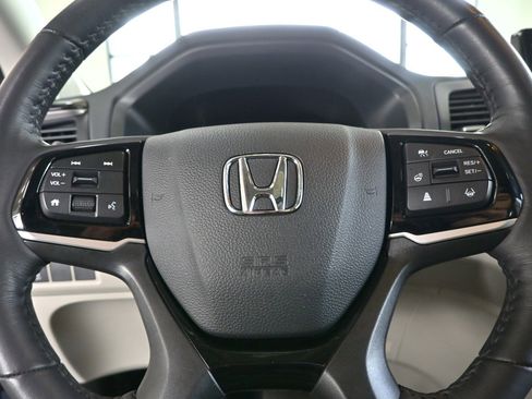 Used 2025 Honda Odyssey Elite image 21
