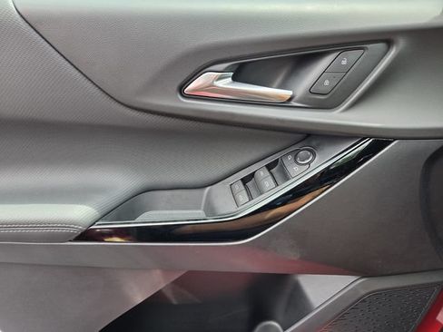 Used 2025 Chevrolet Equinox LT w/ Safety and Technology Package FWD image 19