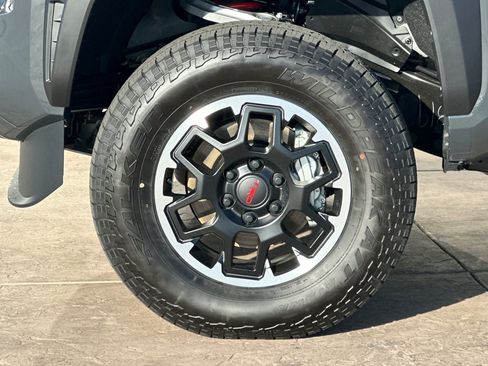 New 2025 Toyota Tacoma TRD Off-Road AWD/4WD image 34