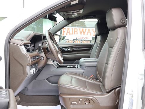 Used 2023 GMC Yukon XL Denali w/ Max Trailering Package AWD/4WD image 14