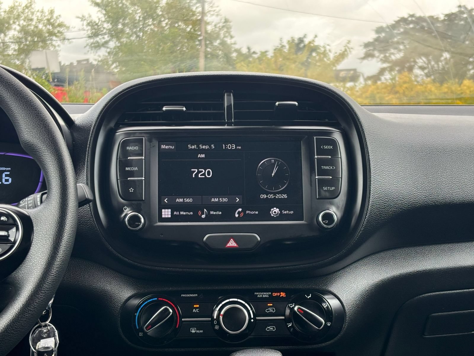 Used 2025 Kia Soul LX w/ LX Technology Package FWD image 16