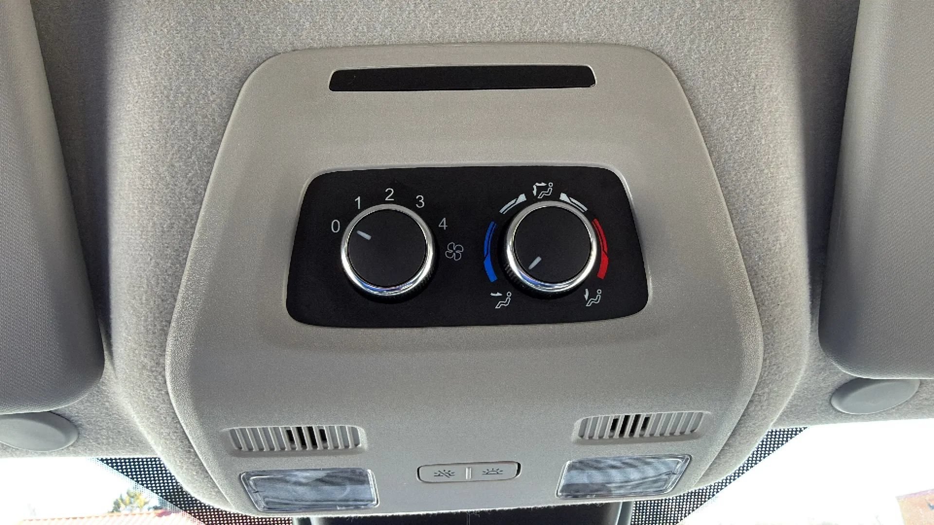 Used 2025 Ford Transit 350 XLT RWD image 19