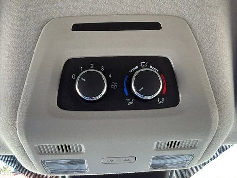 Used 2025 Ford Transit 350 XLT image 19