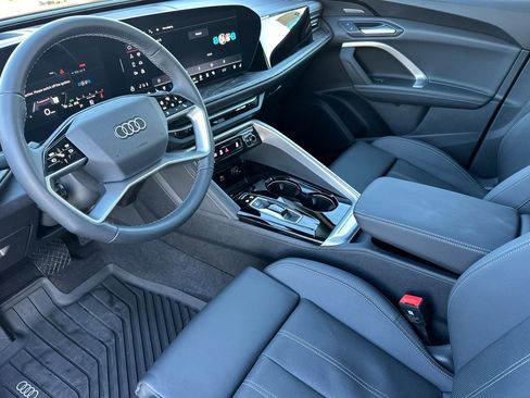 Used 2025 Audi Q5 Premium Plus w/ Premium Plus image 10