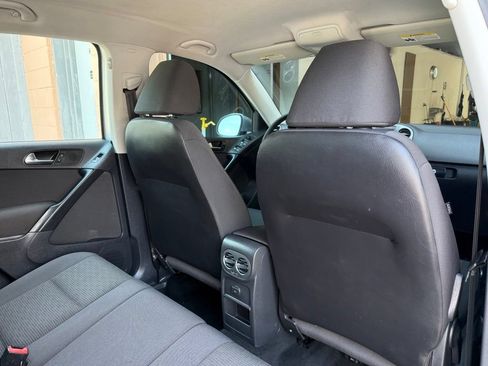 Used 2018 Volkswagen Tiguan Limited FWD image 21