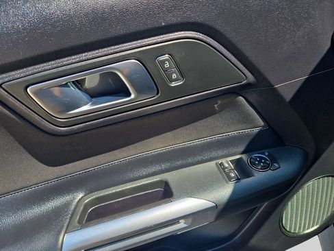 Used 2019 Ford Mustang Coupe RWD image 14