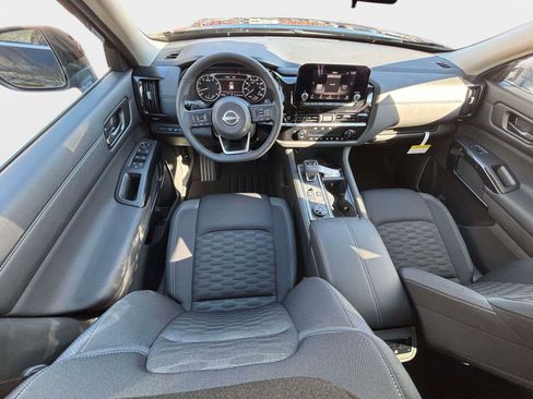 New 2025 Nissan Pathfinder SV w/ SV Premium Package image 14