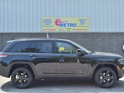 New 2025 Jeep Grand Cherokee Limited w/ Black Appearance Package