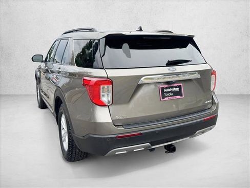 Used 2021 Ford Explorer XLT w/ Equipment Group 202A image 5