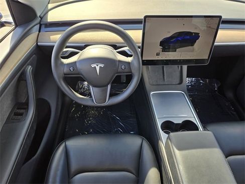 Used 2024 Tesla Model Y Long Range image 12