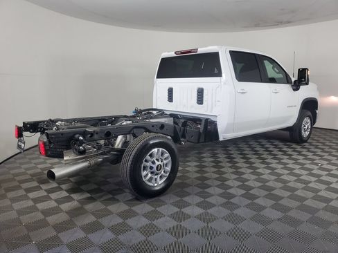 New 2026 Chevrolet Silverado 2500 LT w/ Convenience Package AWD/4WD image 4