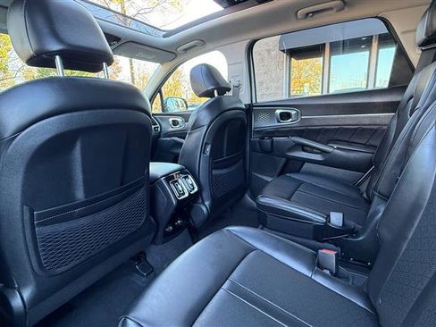 Used 2023 Kia Sorento SX image 18