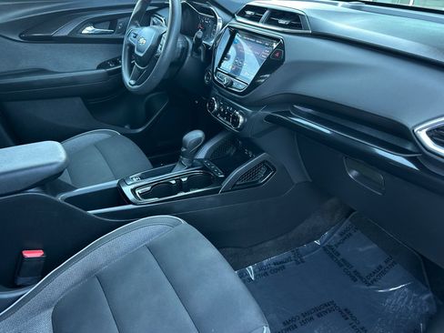 Used 2021 Chevrolet TrailBlazer LT w/ Convenience Package image 19