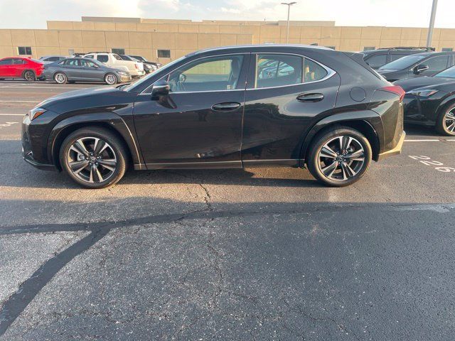 Used 2025 Lexus UX 300h AWD w/ Cold Area Package image 3