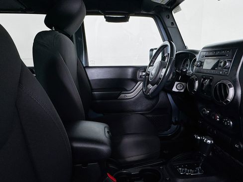 Used 2015 Jeep Wrangler Unlimited Sport image 26