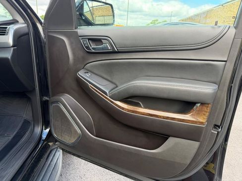 Used 2016 Chevrolet Suburban LS RWD image 28