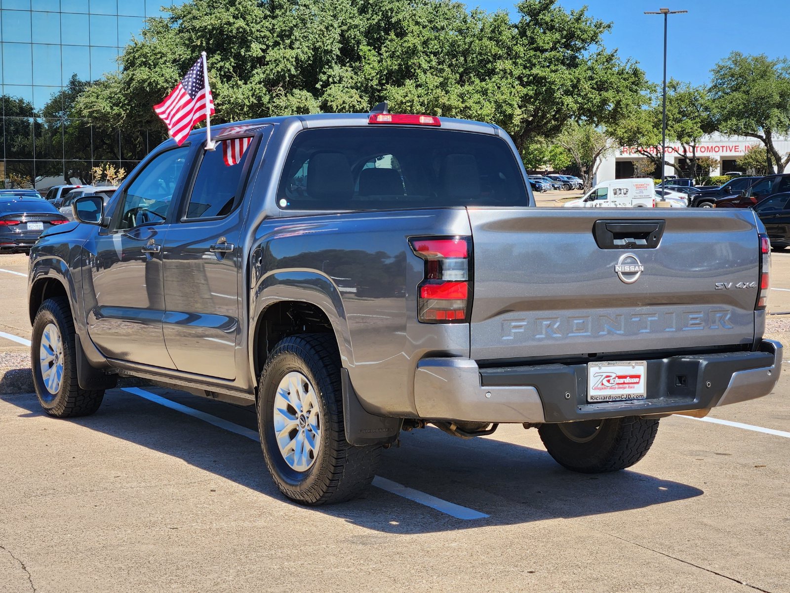 Used 2024 Nissan Frontier SV w/ Technology Package AWD/4WD image 4