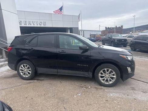 Used 2020 Chevrolet Equinox LS w/ LS Convenience Package image 6