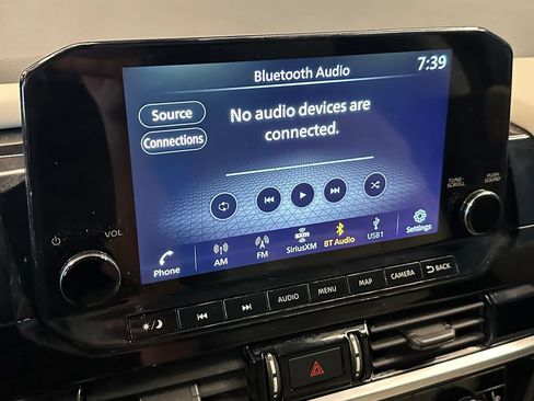 Used 2022 Nissan Pathfinder SL AWD/4WD image 13