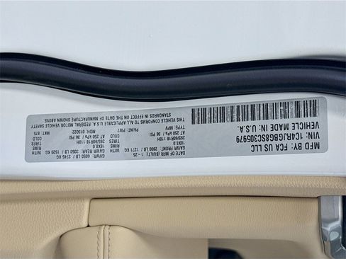 New 2025 Jeep Grand Cherokee Limited image 35