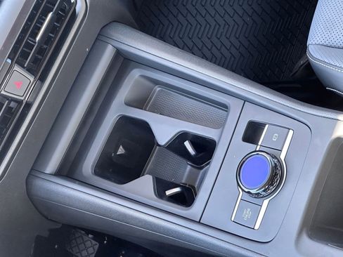 New 2026 Volkswagen Tiguan SE image 23