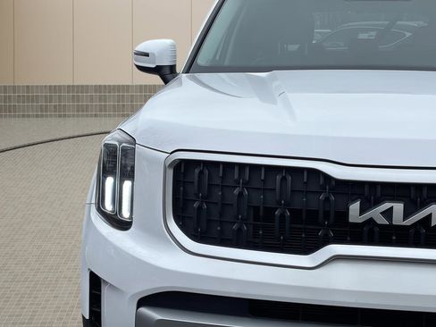 Used 2023 Kia Telluride LX image 10