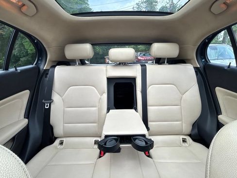 Used 2019 Mercedes-Benz GLA 250 4MATIC w/ Premium Package image 22