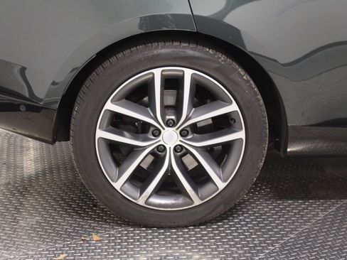 Used 2024 Land Rover Range Rover Long Wheelbase Autobiography image 13