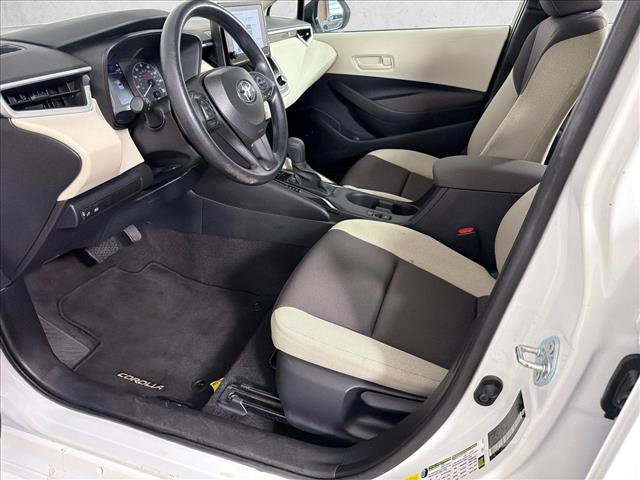 Used 2025 Toyota Corolla LE FWD image 9