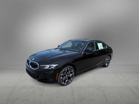 Used 2026 BMW 330i xDrive Sedan w/ Premium Package AWD/4WD image 4