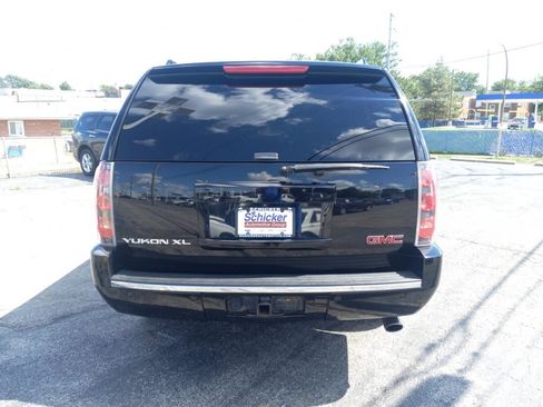 Used 2013 GMC Yukon XL Denali AWD/4WD image 2