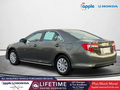 Used 2014 Toyota Camry LE FWD image 3