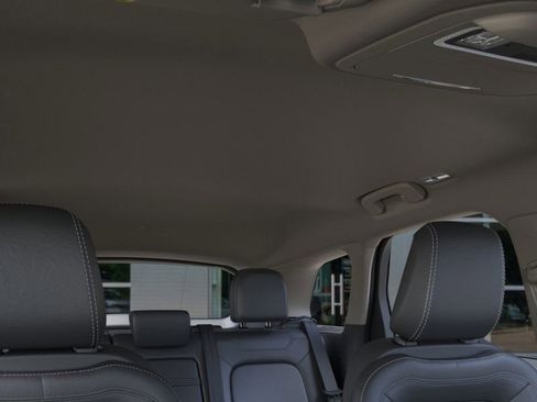 New 2026 Lincoln Corsair Premiere image 22