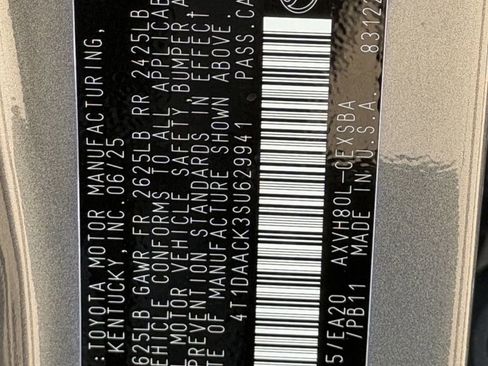 Used 2025 Toyota Camry SE image 32