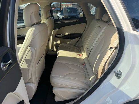 Used 2019 Lincoln MKC Premiere image 25