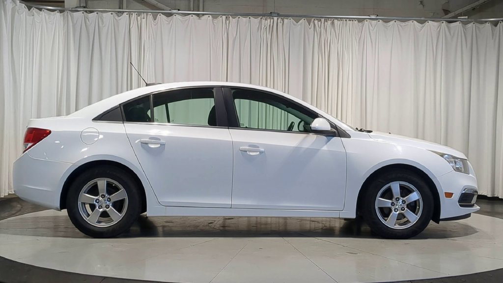 Used 2016 Chevrolet Cruze LT FWD image 11