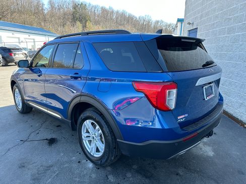 Certified 2021 Ford Explorer XLT w/ Equipment Group 202A image 6