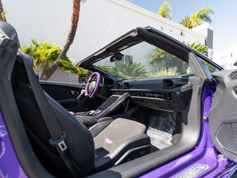 Used 2024 Lamborghini Huracan EVO AWD/4WD image 7
