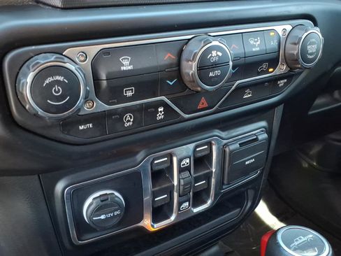 Used 2022 Jeep Gladiator Overland w/ Popular Equipment Package image 30