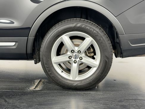 Used 2019 Ford Explorer XLT w/ Equipment Group 202A image 29