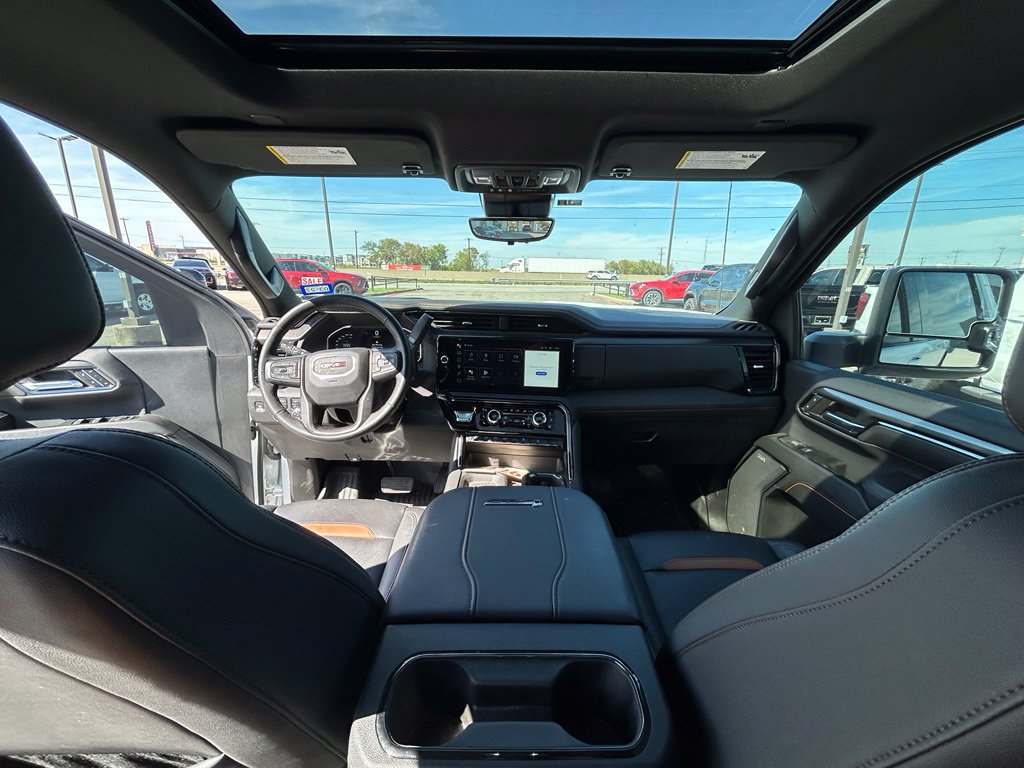 Used 2024 GMC Sierra 3500 AT4 w/ AT4 Premium Plus Package AWD/4WD image 9