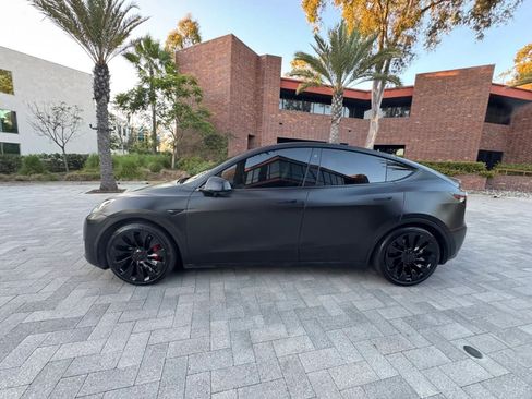 Used 2022 Tesla Model Y Performance AWD/4WD image 8
