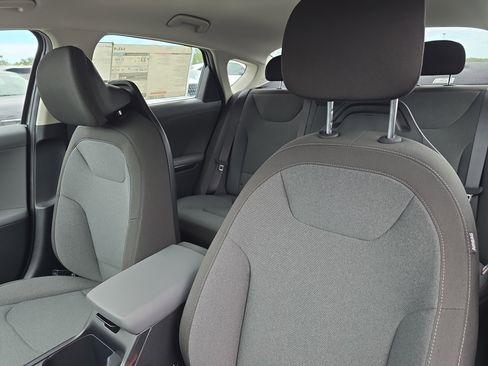 New 2025 Kia K4 LXS image 23