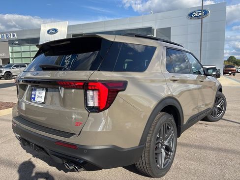 New 2026 Ford Explorer ST w/ Sun And Sound Package image 11