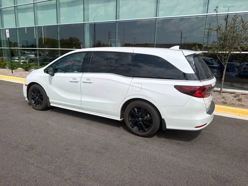 Used 2023 Honda Odyssey Sport image 8