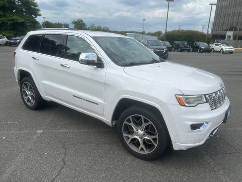 Used 2019 Jeep Grand Cherokee Overland AWD/4WD image 4