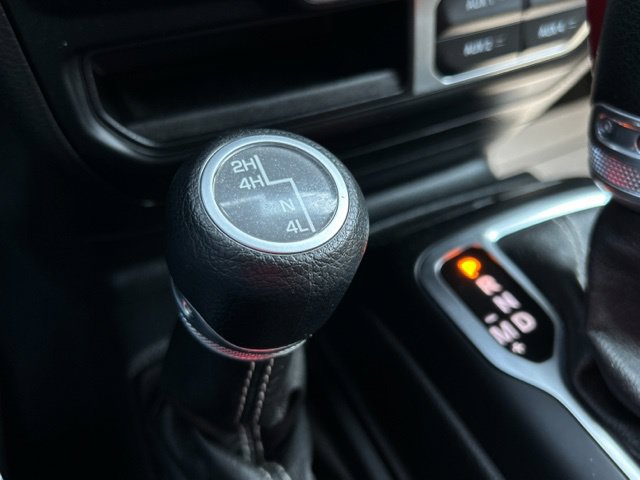 Used 2020 Jeep Wrangler Unlimited Sahara AWD/4WD image 45