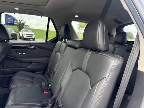 Used 2025 Honda Pilot Touring image 24