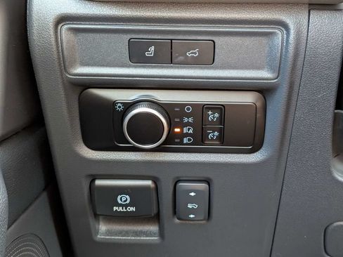 Used 2024 Ford Expedition XLT AWD/4WD image 20